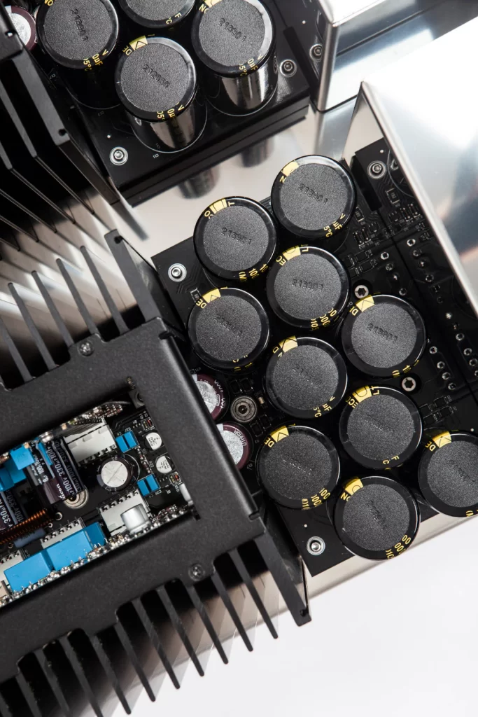 electrocompaniet-AW800M-