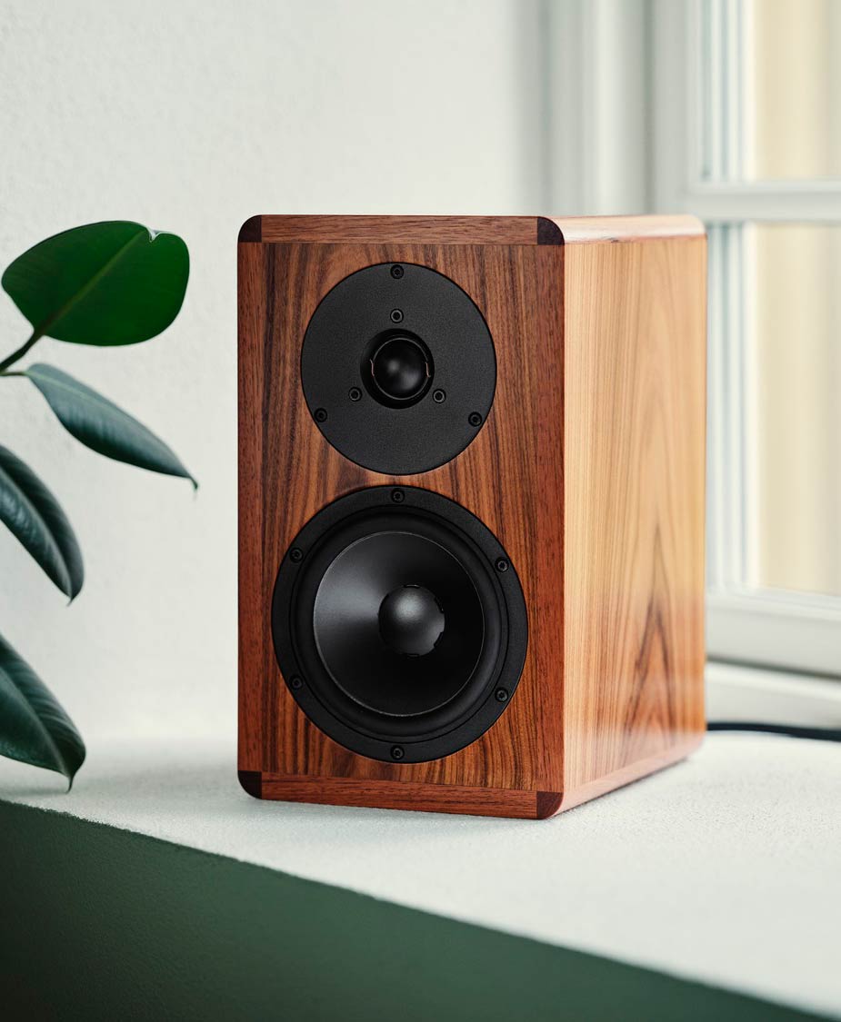 dynaudio_legend